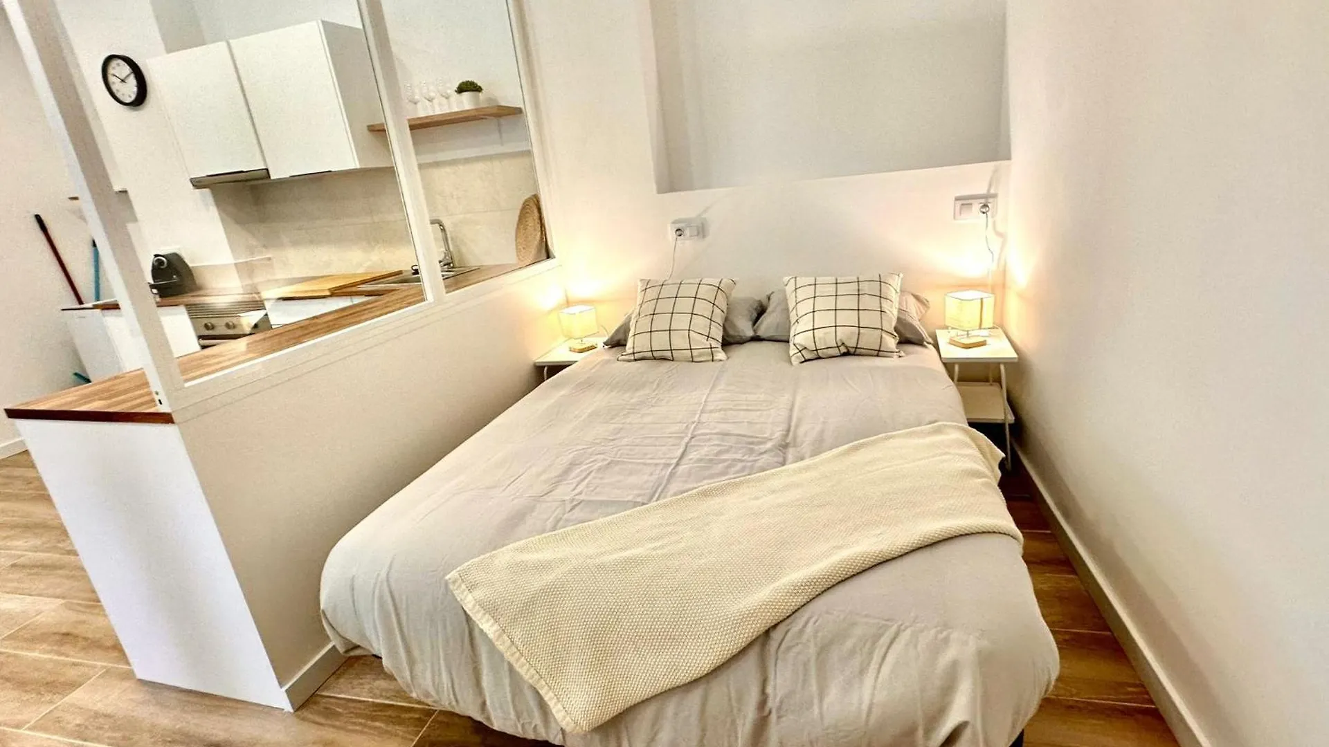 Cozy Studio Near Sants Estacion Apartment Barcelona